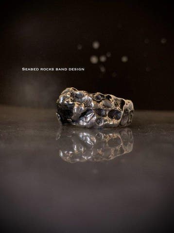 Handgesmede zilveren ring, uniek exemplaar ter wereld, met