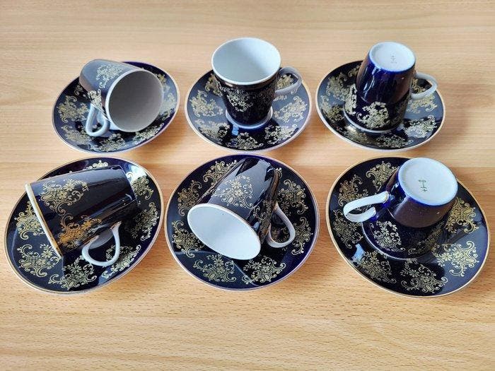 Koffieservies (17) - Biscuit porselein - Lichte Fine China, Antiquités & Art, Antiquités | Meubles | Tables