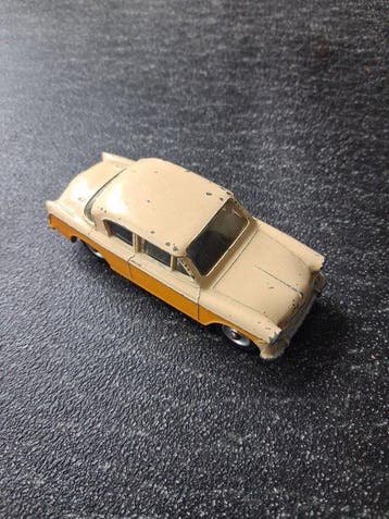 Dinky Toys 1:43 - Voiture miniature - Sunbeam Rapier