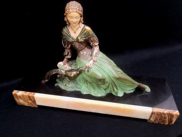sculptuur, Lady with a Pheasant - 21 cm - ROGGIA /