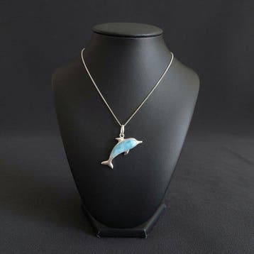 Natuurlijke onbewerkte Larimar. Montage en ketting van 925