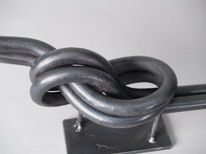 Carmen Lop - Big Knot con dos barras de redondo de Ø16mm., Antiquités & Art, Art | Objets design