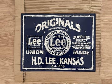 Lee - Vintage metalen plaat Lee Originals – Beperkte oplage,