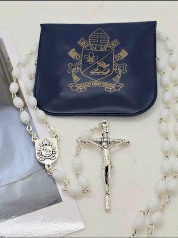 Pape Léon XIV - Chapelet de laudience - Béni et offert par
