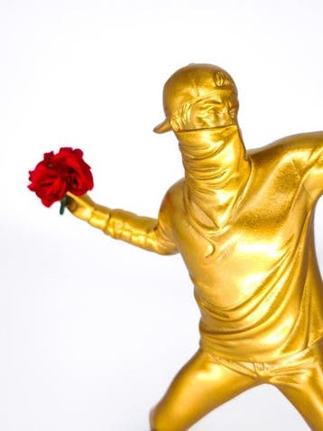 Flower Thrower – 23 cm - Banksy Inspired Figurine