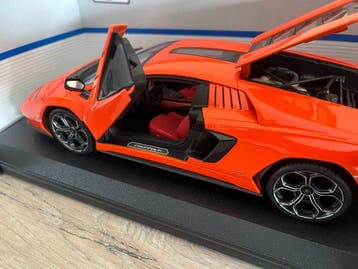 Maisto, Bburago 1:18 - Voiture miniature (2) - Lamborghini, Nieuw