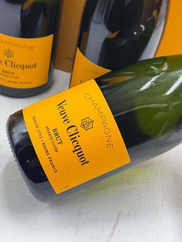 Veuve Clicquot, Reserve cuvée - Champagne Brut - 3 Flessen