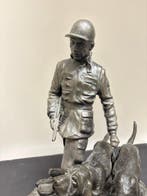 Genesis Ierland - R Donaldson - Statue, Jager met, Antiquités & Art