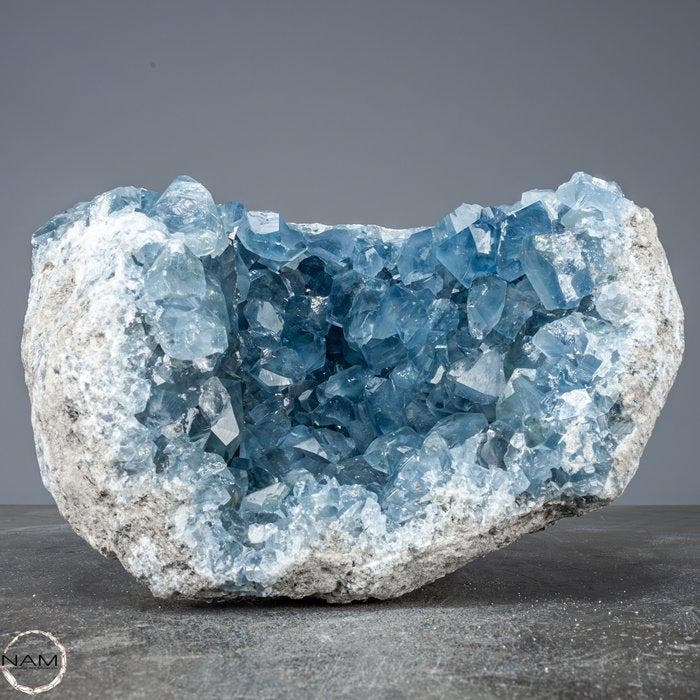 Natuurlijke celestiet Druse/vrije vorm- 7059.37 g, Verzamelen, Mineralen en Fossielen