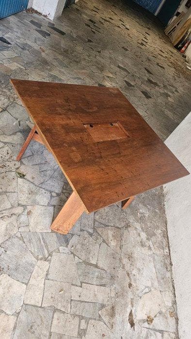 Bernini - Silvio Coppola - Eettafel - Walnoot - Uitklapbare, Antiek en Kunst, Antiek | Meubels | Stoelen en Sofa's