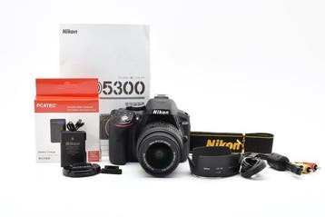 Nikon D5300 + AF-S NIKKOR 3.5-5.6/18-55mm G II DX VR, Nieuw