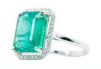 Bague - 18 carats Or blanc - 7.20ct. tw. Émeraude - Diamant