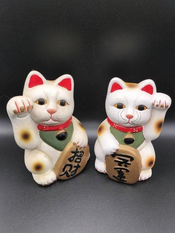 Beeldje - Pair of Japanese Maneki-neko Lucky Cats dolls (2)