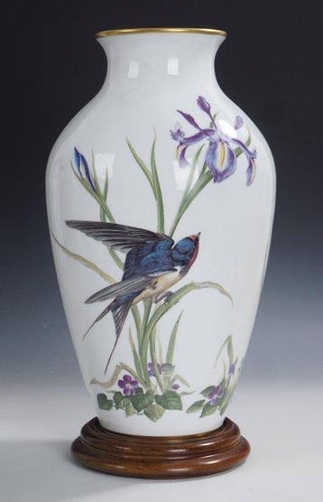 Franklin Porcelain. Japan - Basil Ede - Vase - Édition, Antiquités & Art