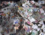 Wereld - Flinke berg met 10.000-den zegels zonder papier van, Gestempeld
