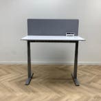 Outlet, zit-sta Kinnarps elektrisch bureau met akoestische, Huis en Inrichting, Bureaus, Elektrisch, Nieuw