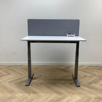 Outlet, zit-sta Kinnarps elektrisch bureau met akoestische, Elektrisch, Nieuw