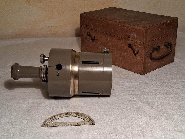 Landmeter kompas - Metaal - 1950-1960, Antiek en Kunst, Antiek | Overige Antiek