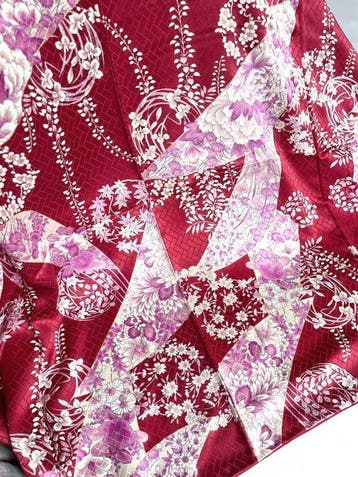 Japanse retro kimono met blauweregen-waterval patroon -