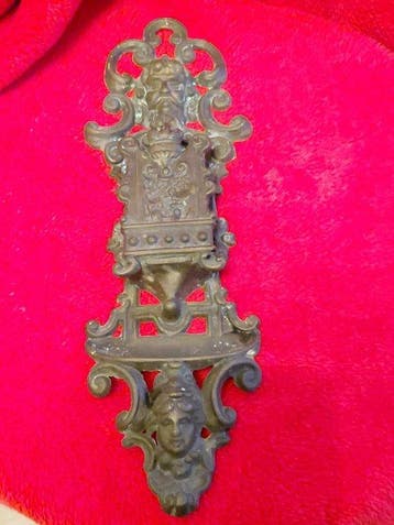 Decoratief ornament - Frankrijk - Bronzen luciferhouder
