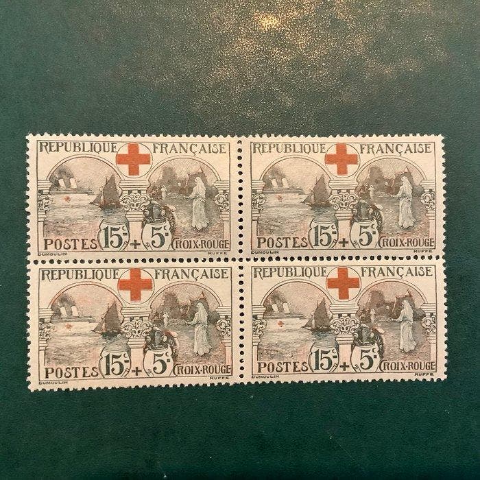 Frankrijk 1918 - Rood Kruis gecentreerd in blok van vier -, Postzegels en Munten, Postzegels | Europa | Frankrijk