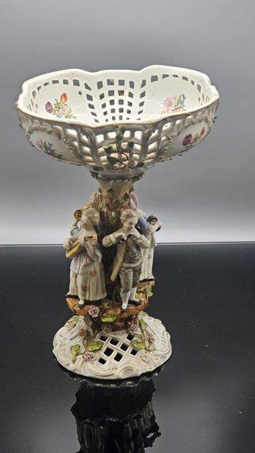 Sitzendorf vers 1900 - Fruitmand - Muzikale figuren - 31 cm
