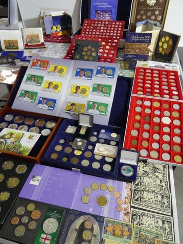 Wereld. Collection of coins/banknote/medals/euro inkl. pp