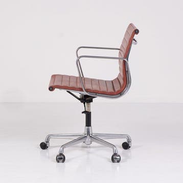 ICF - Charles & Ray Eames - Stoel - EA117 - Aluminium, Leder
