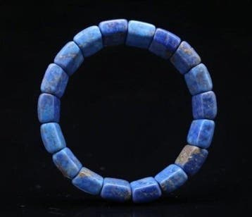 Armband van natuurlijk lapis lazuli, bestrooid met pyriet.