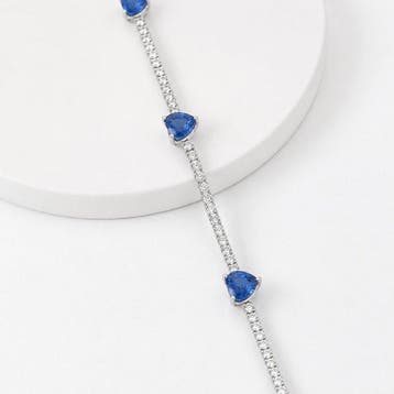 Tennis armband - 14 karaat Witgoud - 5.20ct. tw. Saffier -