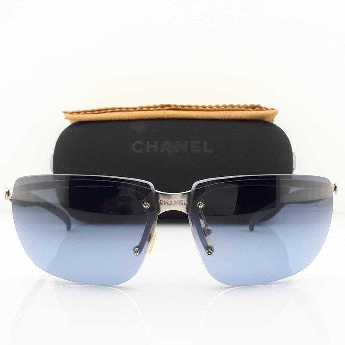 Chanel - Wrap Oversized Rimless Blue Lenses with Chanel Logo, Handtassen en Accessoires, Zonnebrillen en Brillen | Dames
