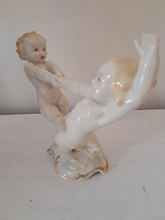 Beeldje - Porselein, Antiek en Kunst, Antiek | Glaswerk en Kristal