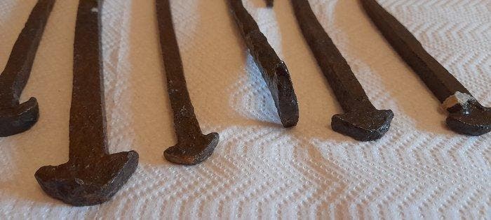 Themacollectie - handgeslagen spijkers, Antiquités & Art, Antiquités | Jouets