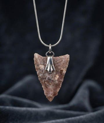 Musteriense Vuursteen Arrowhead (Zonder minimumprijs)