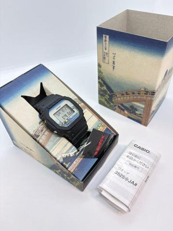 Casio - G-SHOCK × Hokusai “Under Mannen Bridge” – Made in, Nieuw