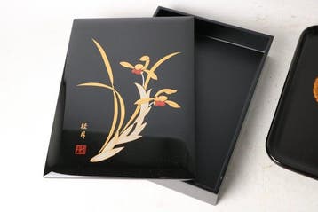 Doos (5) - Hout - Gouden Maki-e Orchidenset