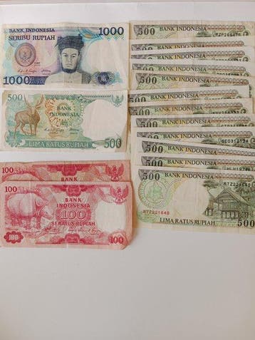 Monde. - 313 banknotes - many duplicates - various dates