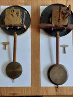 Wandklokken (2) - Metaal - Eerste en tweede helft 20ste eeuw, Antiek en Kunst, Antiek | Klokken