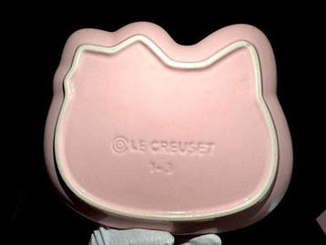 Le Creuset - Soucoupe - Plat en forme de Hello Kitty. -, Antiek en Kunst