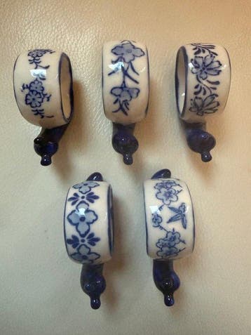 Servetring (5) - Porselein - Delftsblauwe slakkenringen, Antiek en Kunst
