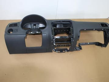 Dashboard Volkswagen Polo O68770