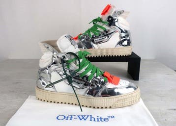 Off White - Off-White 3.0 Off-Court  high-top sneakers. -