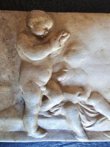 Une plaque-relief en plâtre antique du XIXe siècle – d’après