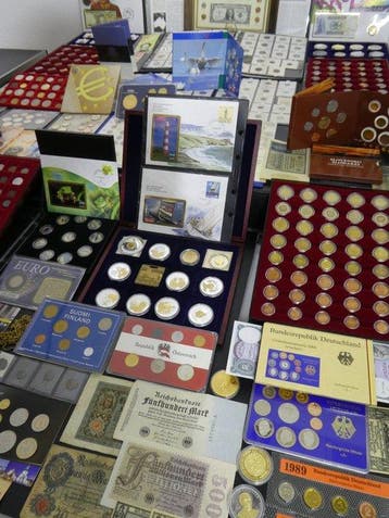 Wereld. Collection of coins/banknote/medals/euro inkl. pp