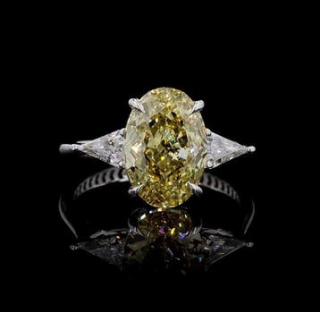 Ring - 14 karaat Witgoud - 5.06ct. tw. Geel Diamant (Fancy, Nieuw