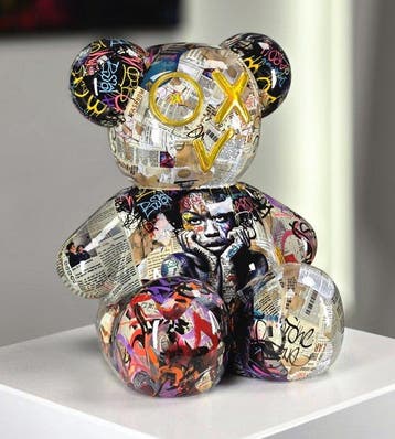 Patryk Konrad - Pop Art Collage Bear Sculpture – rebel