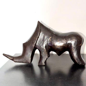 Abdoulaye Derme - sculptuur, Rhinocéros silencieux stylisé