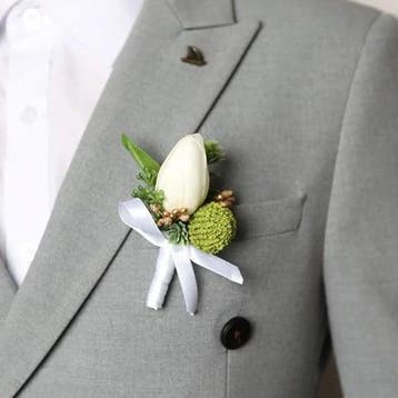 Luxe Corsage Real touch foam Witte Tulp op pinclip met speld, Nieuw