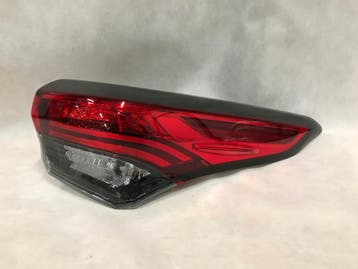 Toyota Highlander 19- rechter achterlicht LED Europa, Verzenden, Gebruikt
