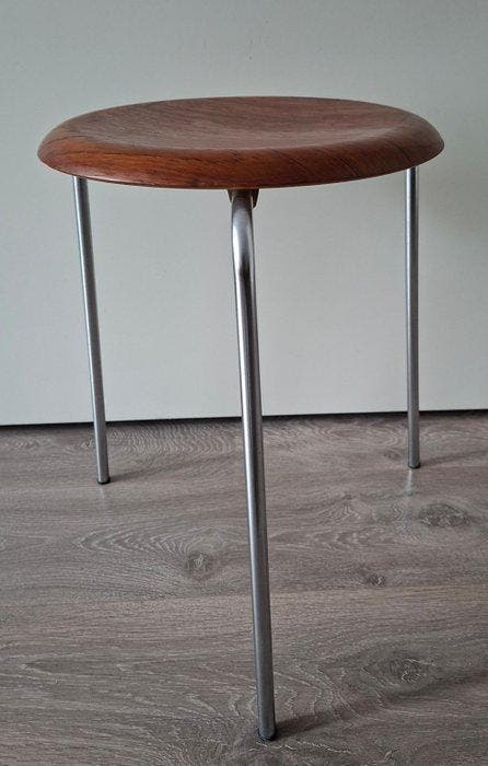 Fritz Hansen - Arne Jacobsen - Kruk - DOT model 3170 - Hout,, Antiek en Kunst, Antiek | Meubels | Stoelen en Sofa's